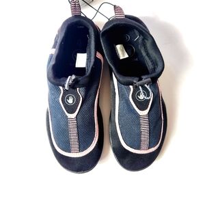 Body Glove little girl's water shoes (NWT) size: 3